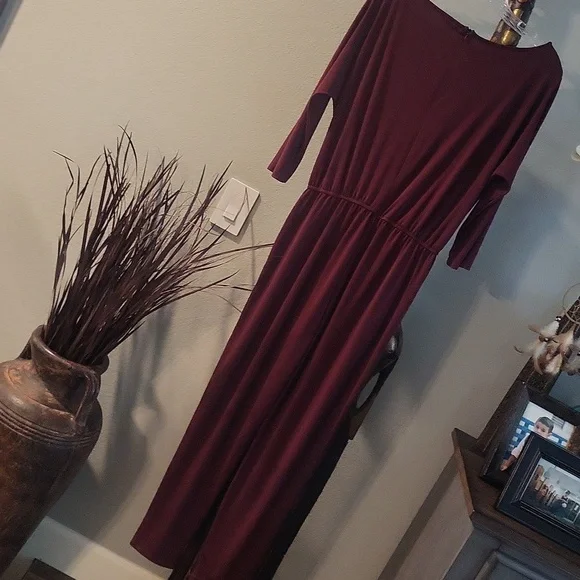 Nina Leonard 3/4 Sleeve Jumpsuit in Wine, Size Medium - Picture 8 of 13